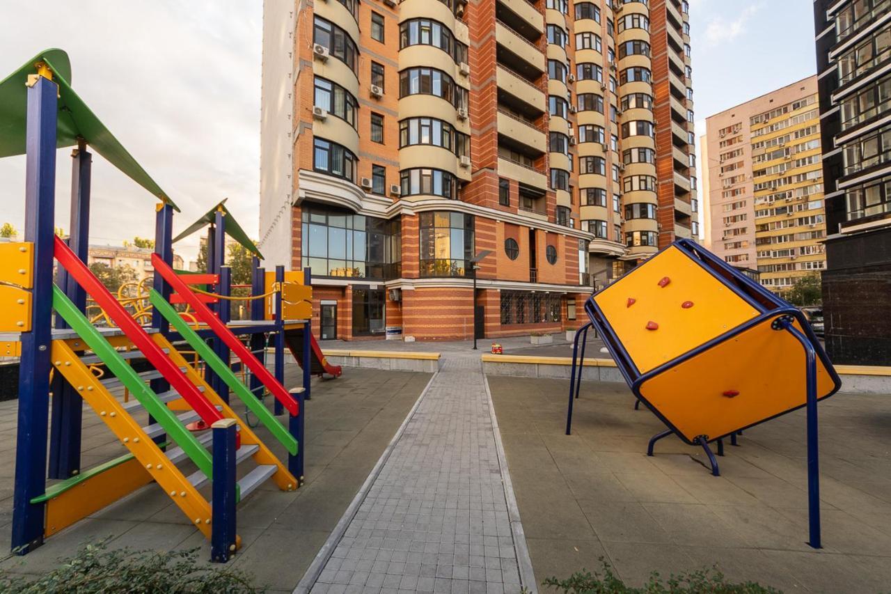 New Building Near Arena City Lesi Ukrainky 7A Kyiv Exterior photo